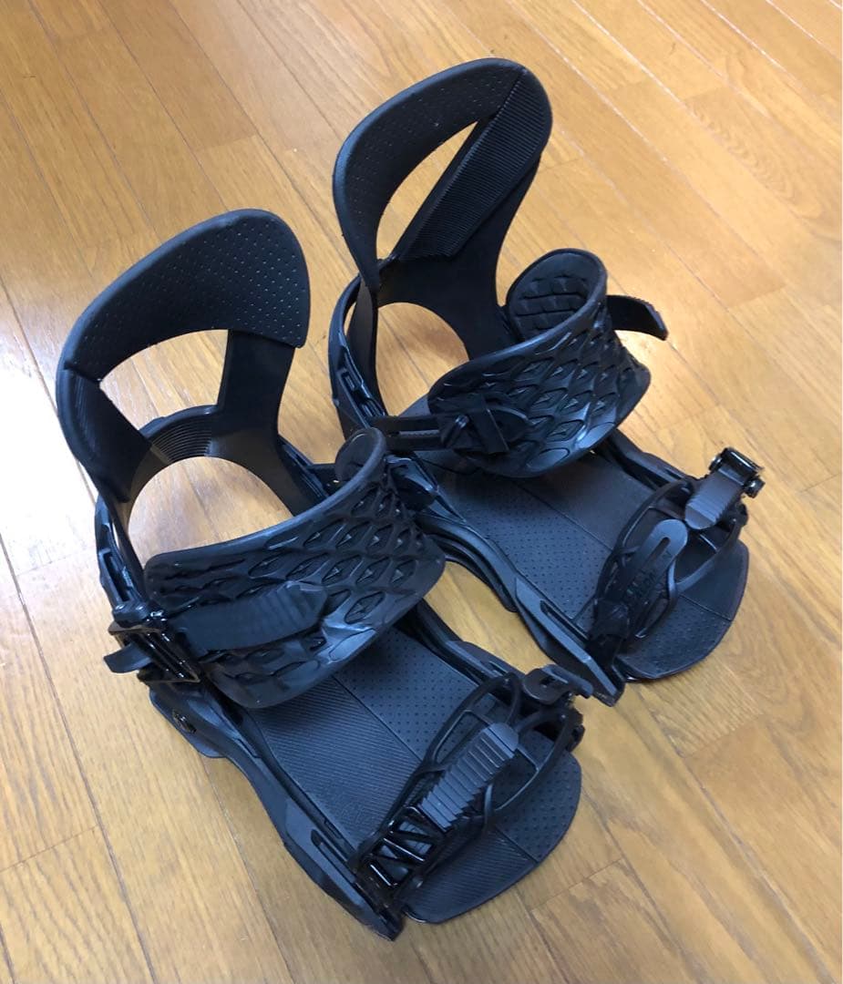 ネロリスト様美品/新品未使用 SALOMON ホログラム ビンディング Lサイズ