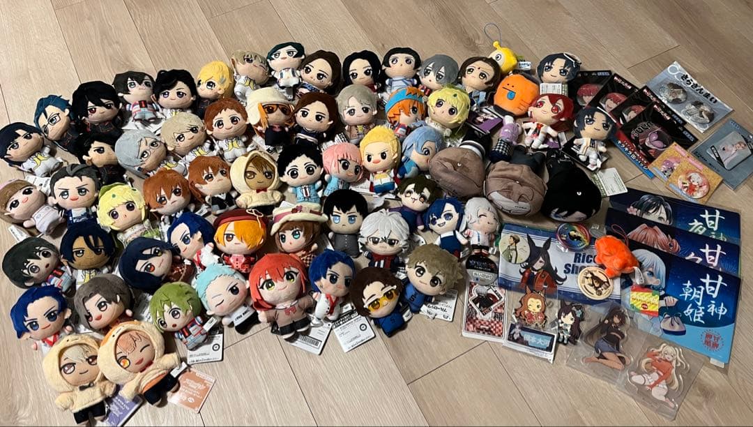 アニメグッズ　まとめ売り　ちびぐるみ　アクリルスタンド　缶バッジ　セット